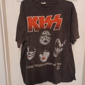 Kiss tour shirt